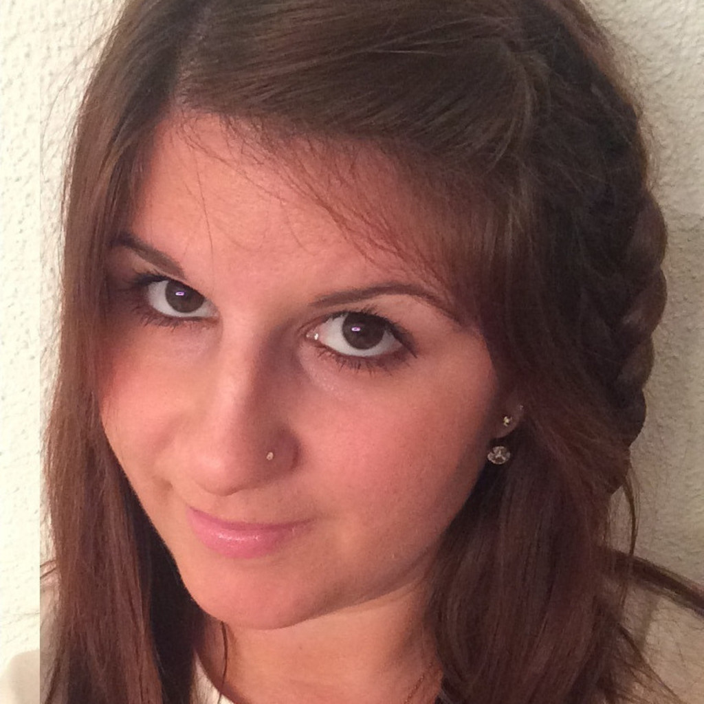 Janine Richener Janine Richener Einkaufsassistent FashionFriends AG