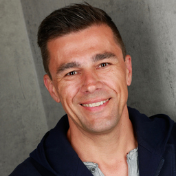 Dr. Alexander Henk