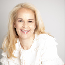 Dr. Claudia Rosado