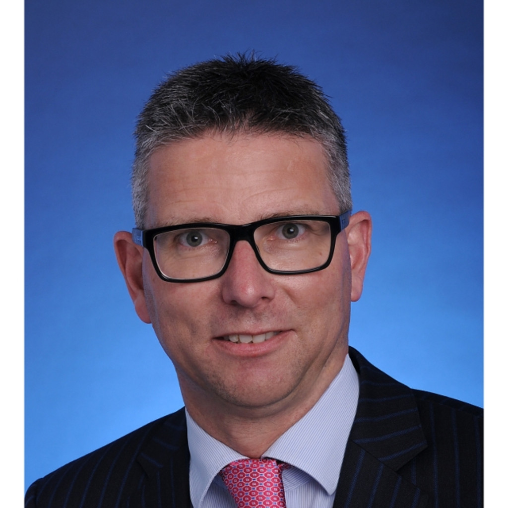 Daniel Koepfli - Senior Relationship Manager / Large Corporates - UBS