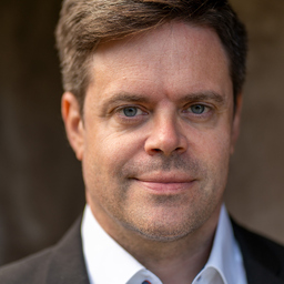 Dr. Oliver Creighton
