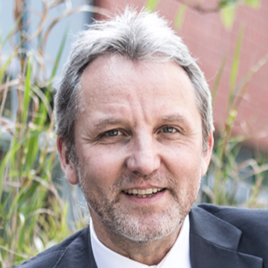 Dr. Eckard Schmidt Fachgebietesleiter Hafenbau und Business