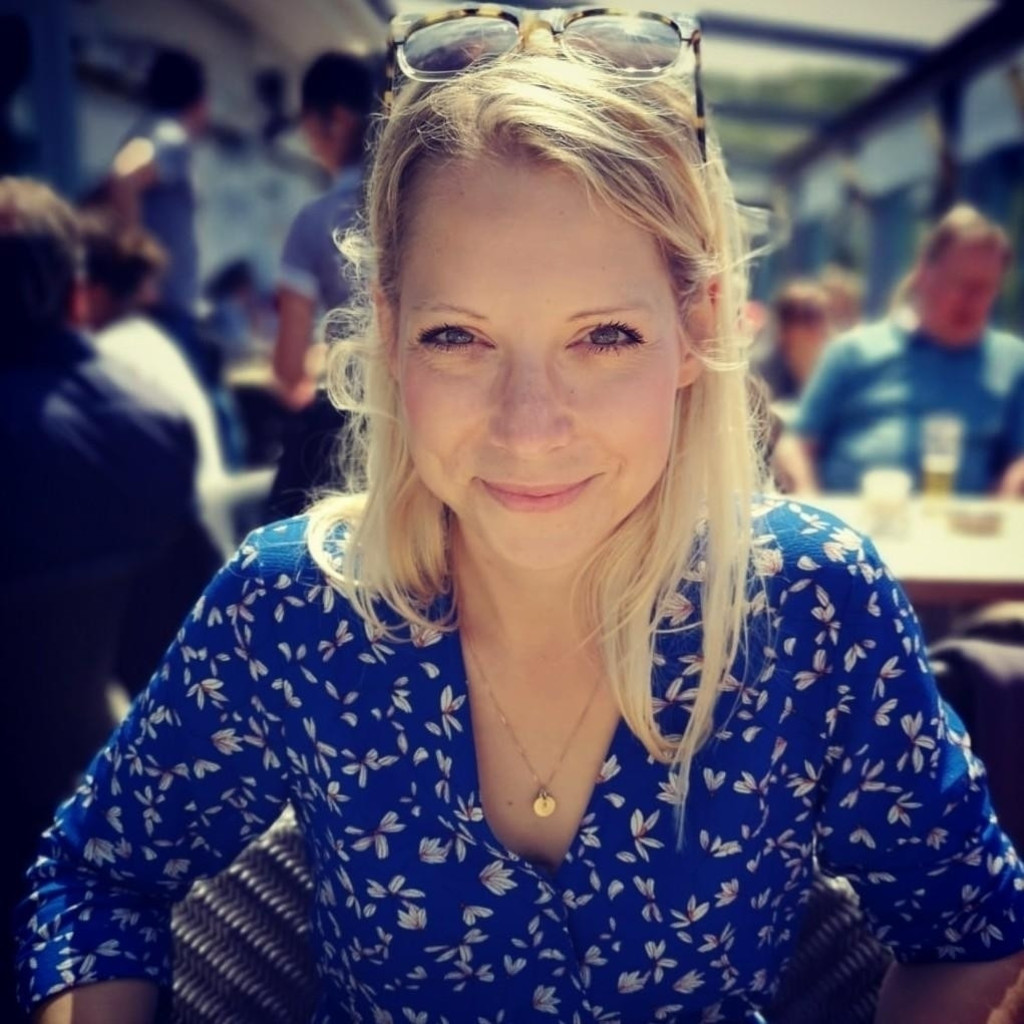 Alina Hinz Autorin, Chefin vom Dienst, Projektmanagerin XING