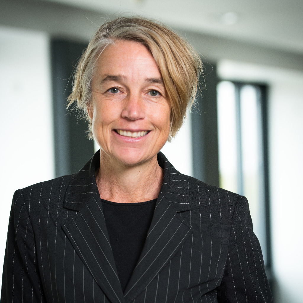 Prof. Dr. Christiane Hipp Professorin für Organisation und