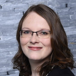 Dr. Julia Belau
