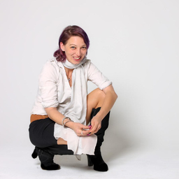 Nadine Kaser 