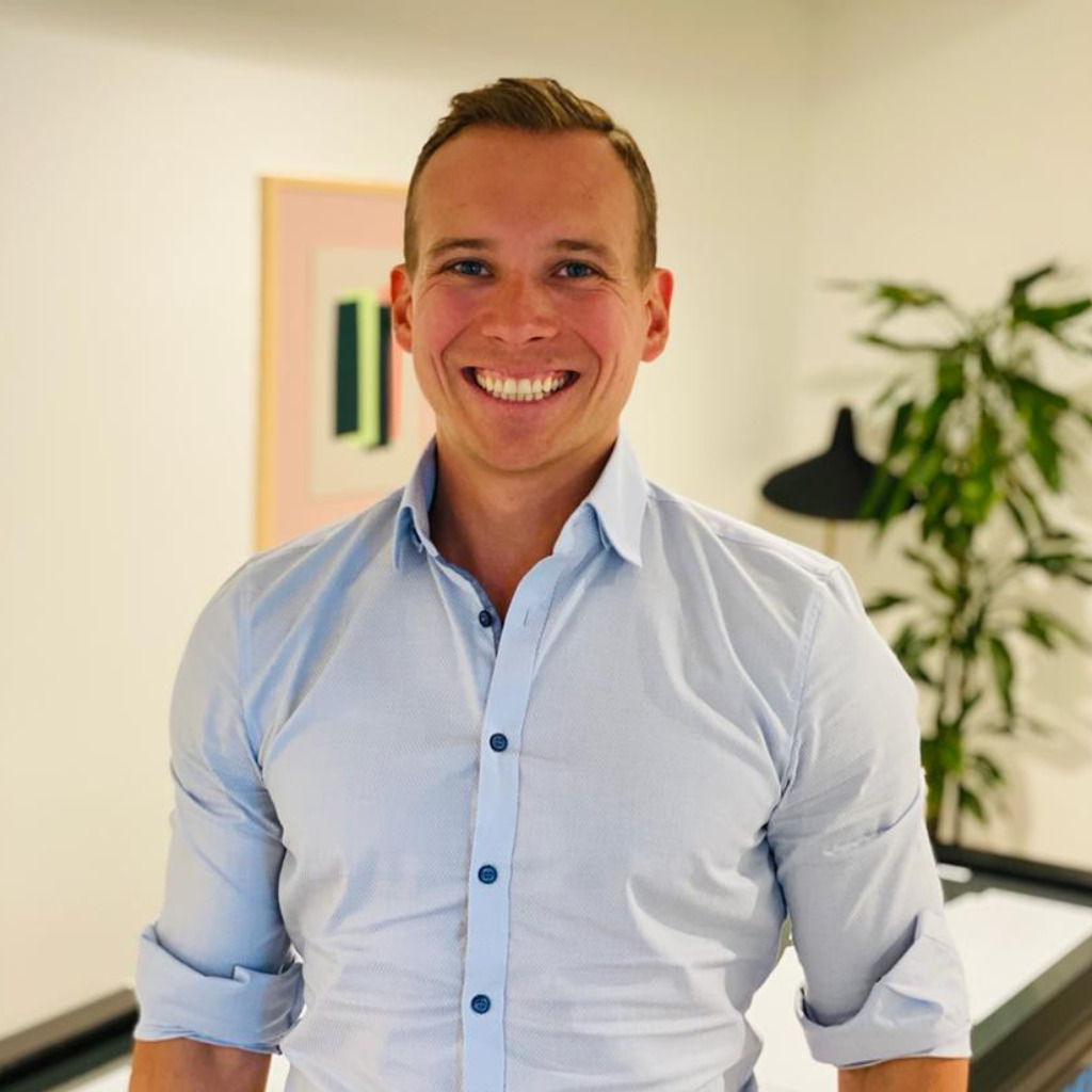 Bernhard Kaiserer Senior Sales Engineer Arctic Wolf Networks XING