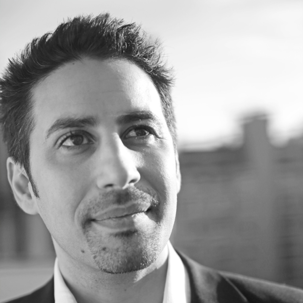 Robert Ladkani Communication Design & Project Management Robert