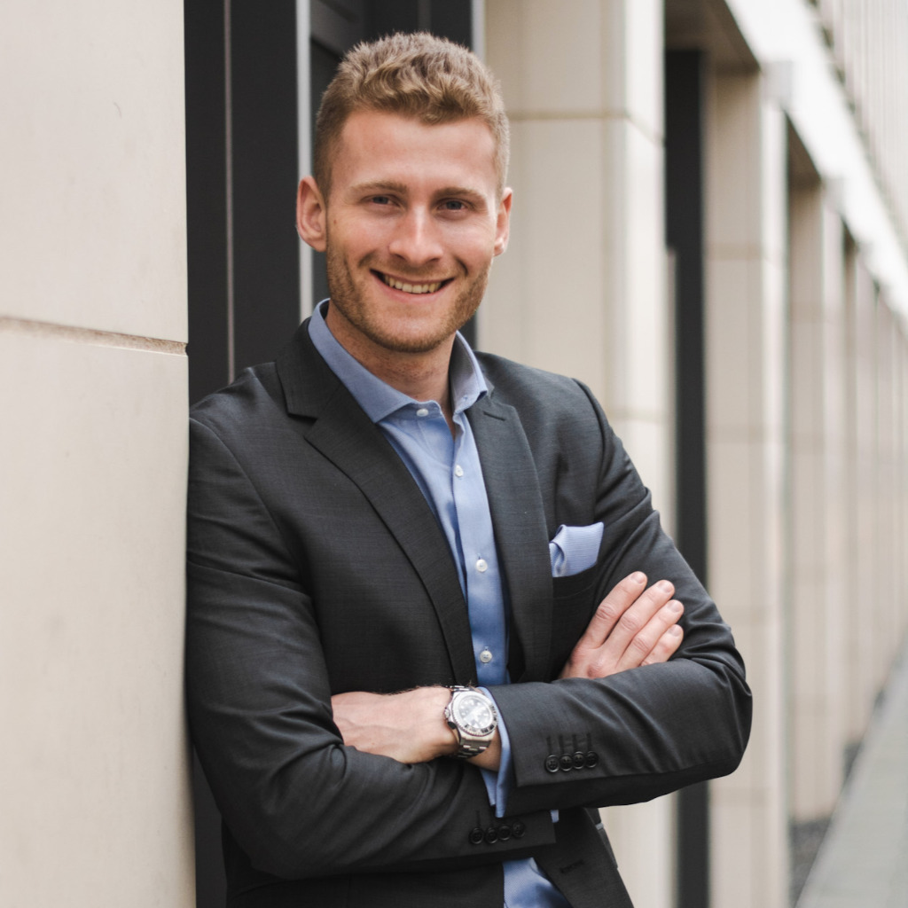 Erik Ketelsen Unternehmensfinanzierer Carestone Group GmbH XING