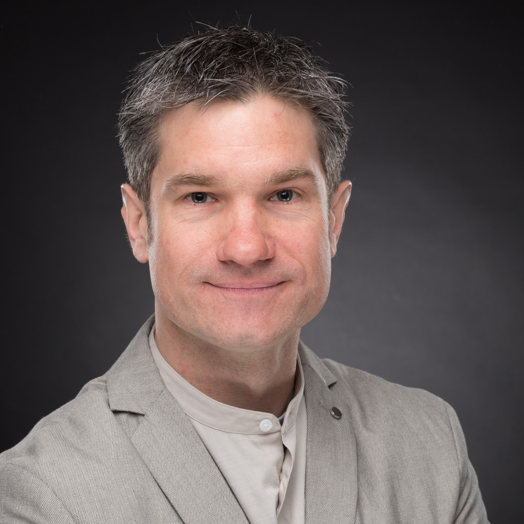Oliver Goßmann Product Manager / Solution Architect IDware