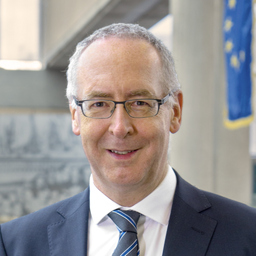 Dr. Manfred Wichmann