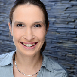 Dr. Kathrin De Beer
