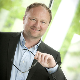 Wolfgang Peer