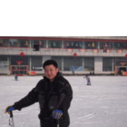 霖栋 张