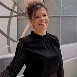 Büsra Pür