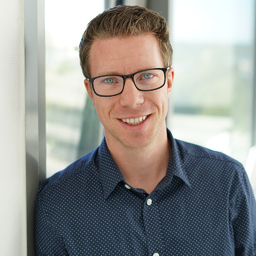 Lukas Bach's profile picture