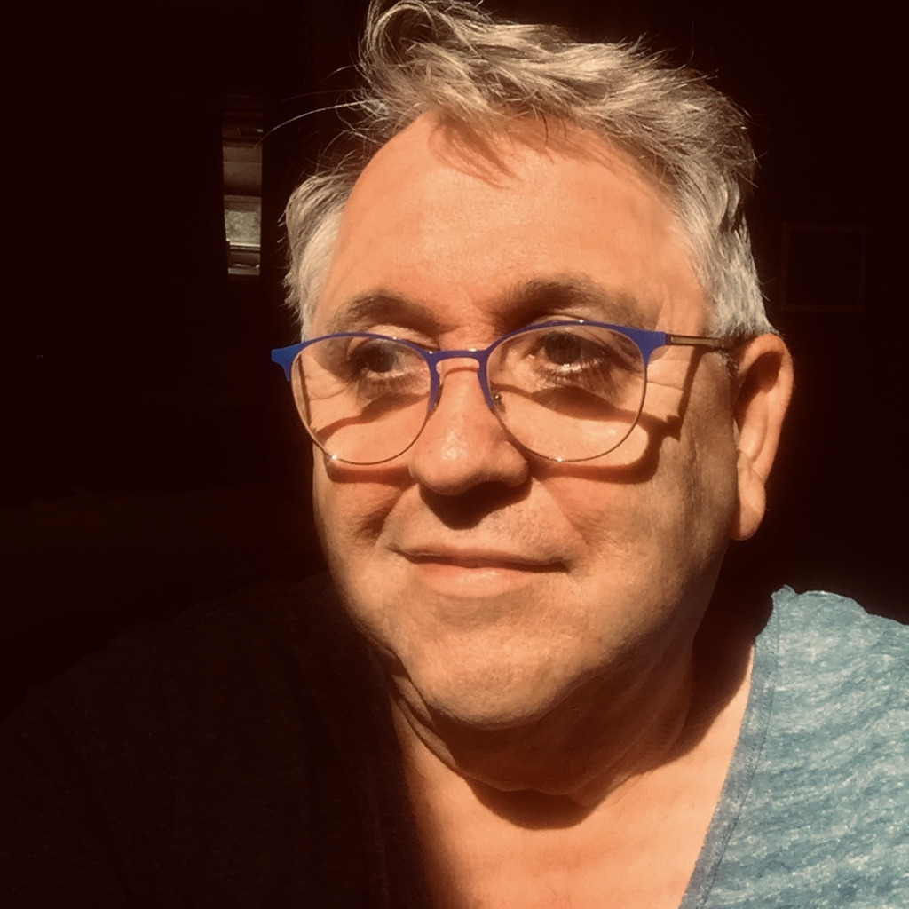 Prof. Wagner Professor Design XING