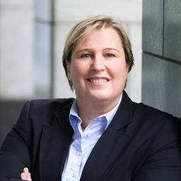 Dr. Claudia Salomon (please use LinkedIn to connect)'s profile picture