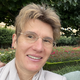 Dr. Andrea Winter