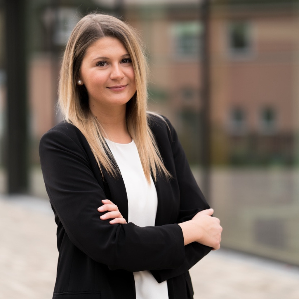 Andrea Schmitt BackOffice & Projektbearbeitung SCM, Werk EMS Dr