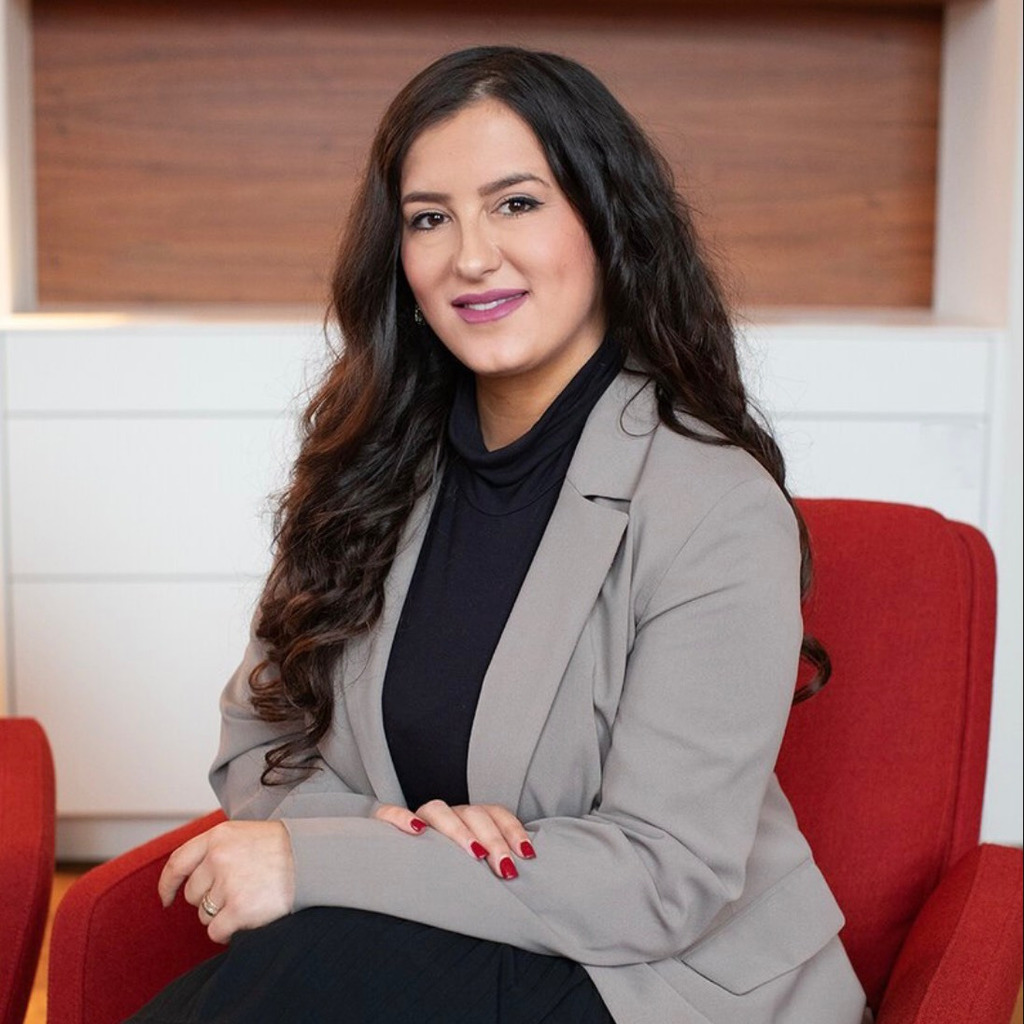 Abetare Mehmeti Assistenz der Geschäftsführung/ Marketing S Finanz