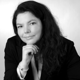 Dr. Nadine Knefelkamp