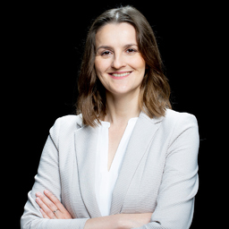 Dr. Julia Koop