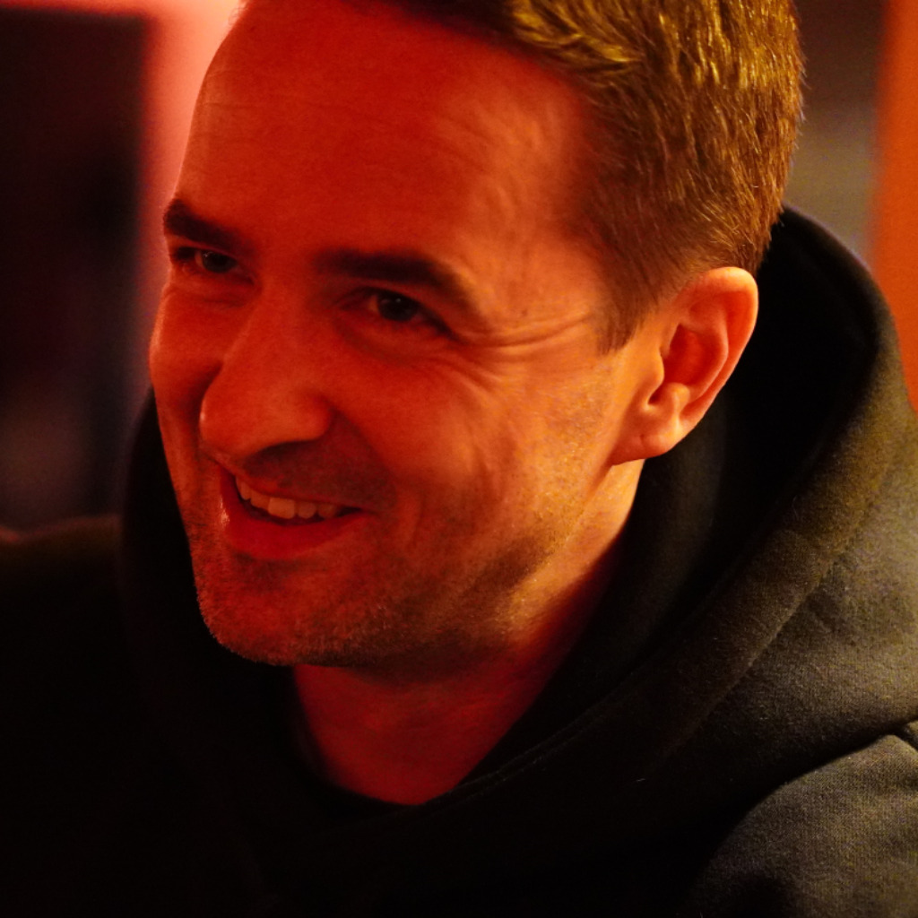 Robert Schröder Vorarbeiter NachrichtenFabrik.de XING