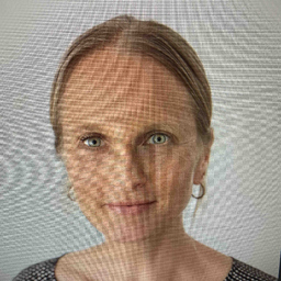 Melanie Holz