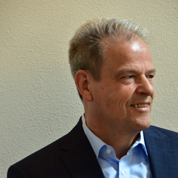 Dr. Dirk Gunst