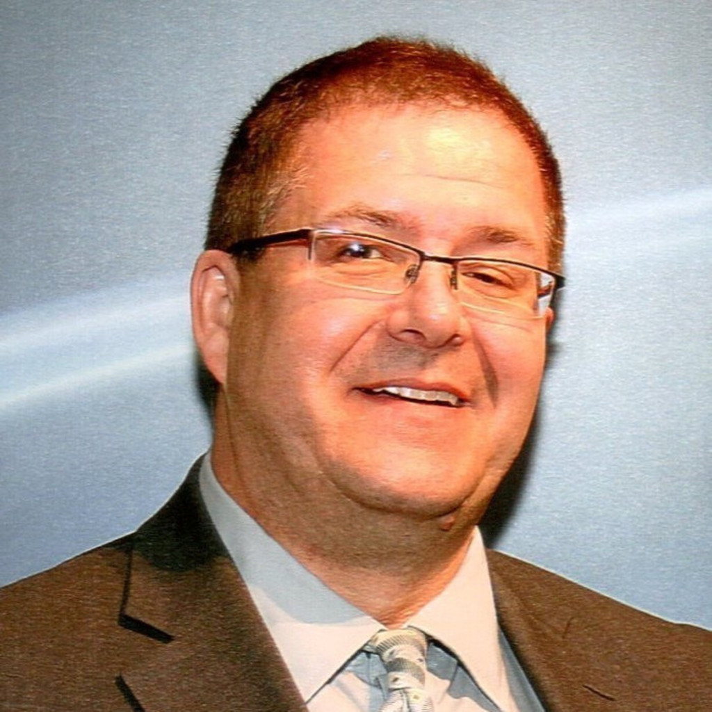 Edgar Fuchs Versicherungsmakler Finanzdienstleistungen XING