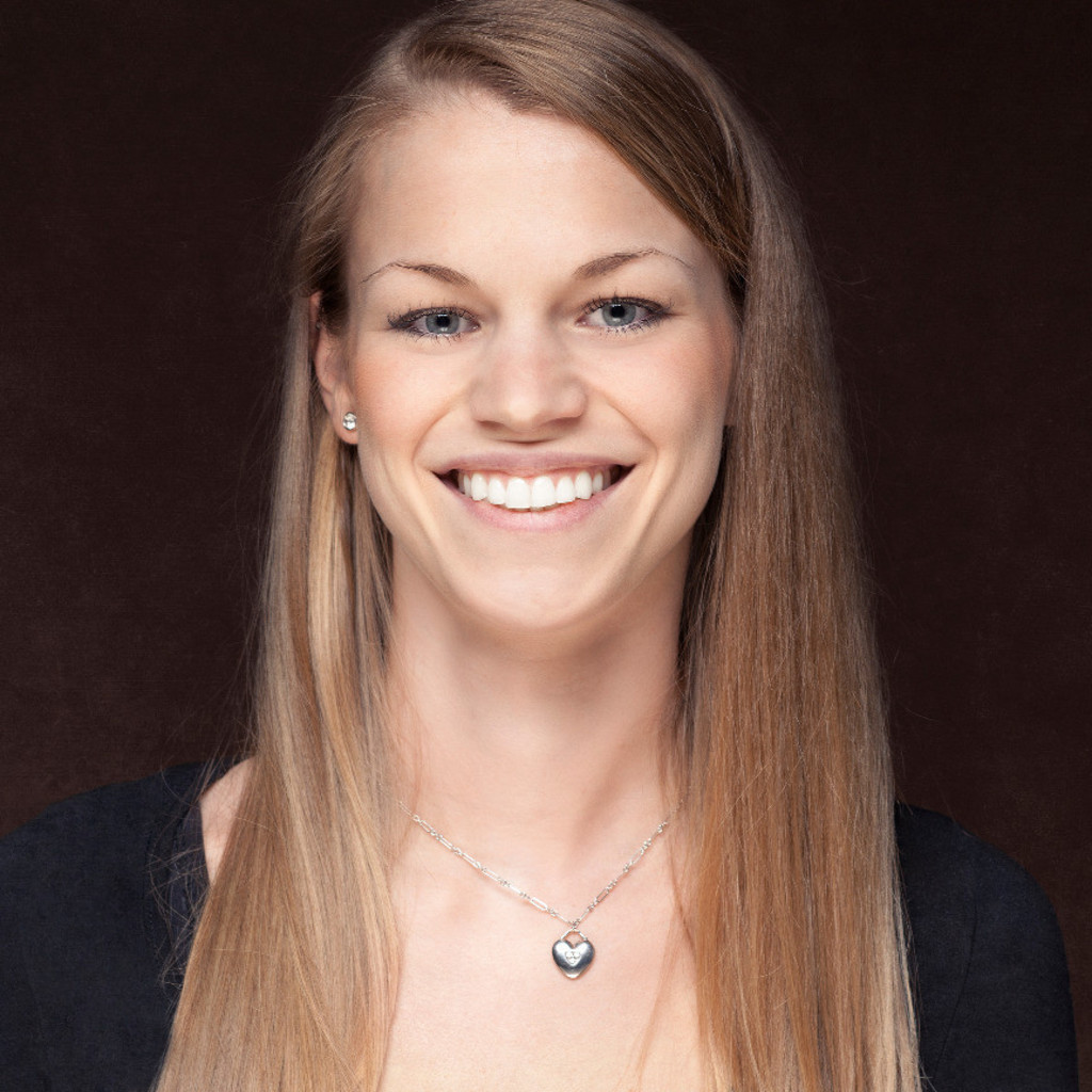 Elena Arnold Senior Program Analyst GovCIO XING