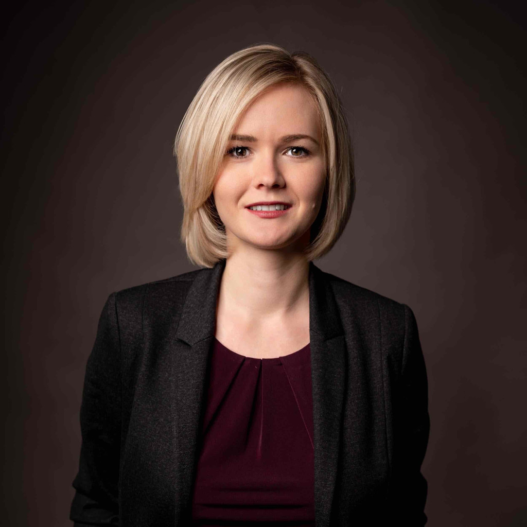 Julia Schöbel Standortleiterin MediaKom GmbH & Co. KG XING