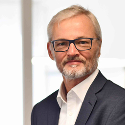 Dr. Stefan Knoth