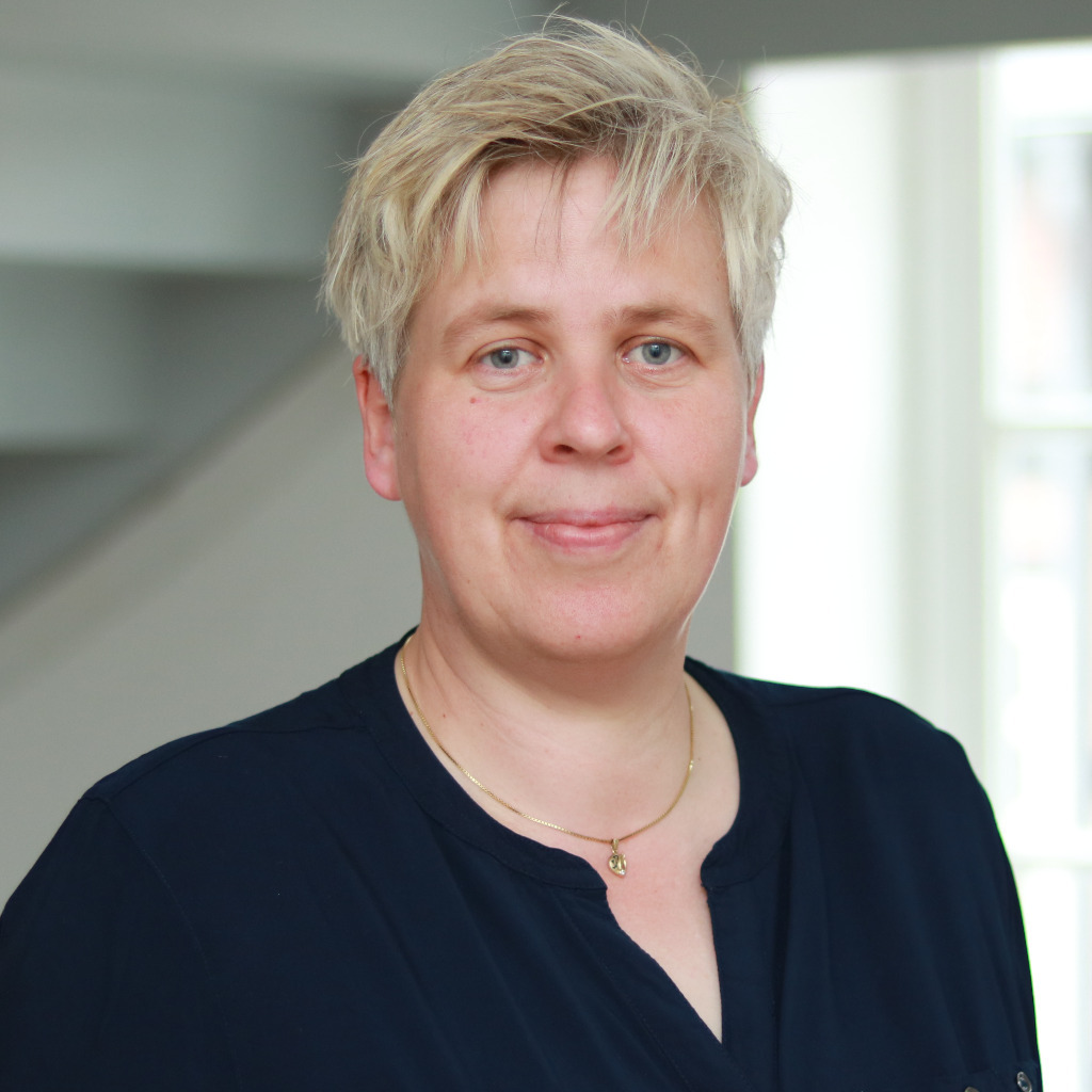 Social Media Profilbild Claudia Röhr Schwerin