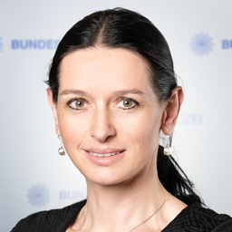 Silvia Schmid