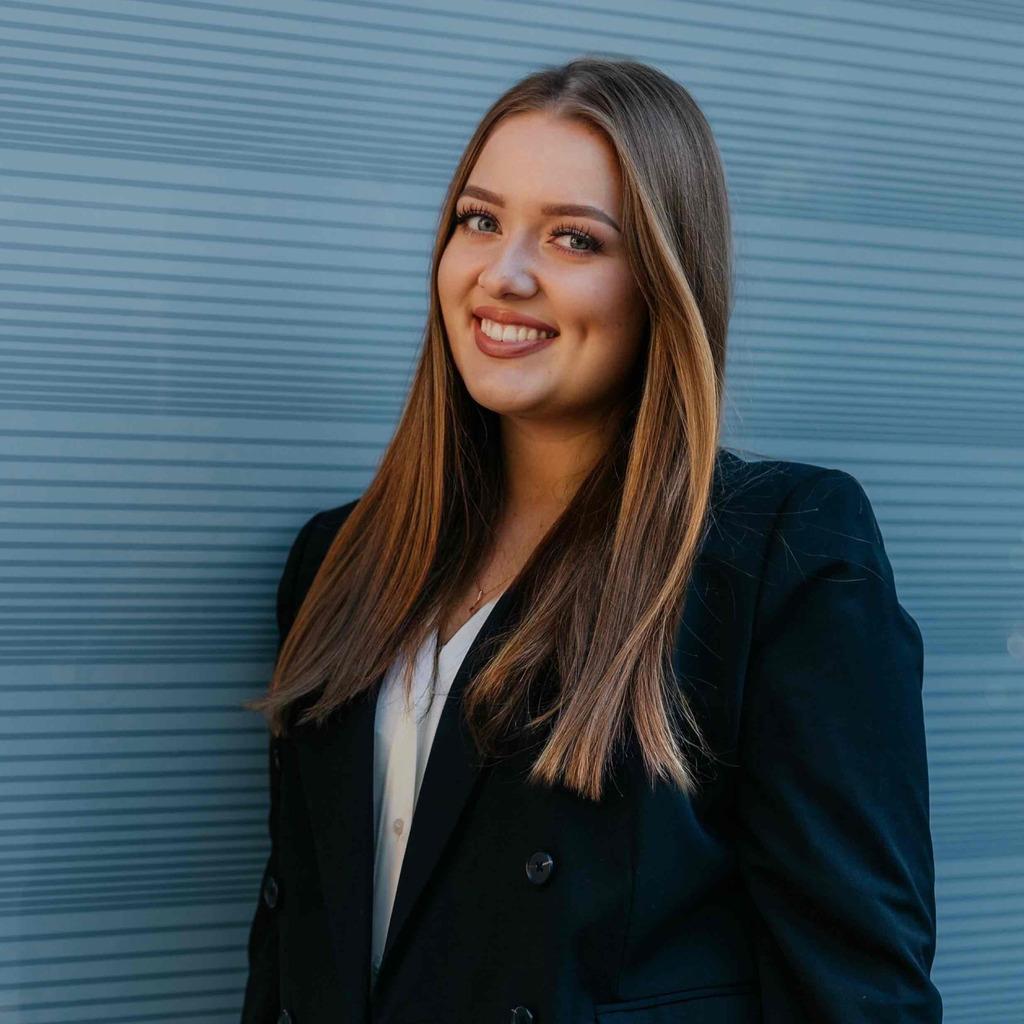 Erika Weissbrot - Auszubildende - Carl Götz GmbH | XING