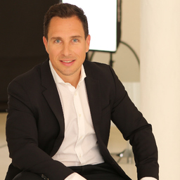 Dr. Nikos Späth