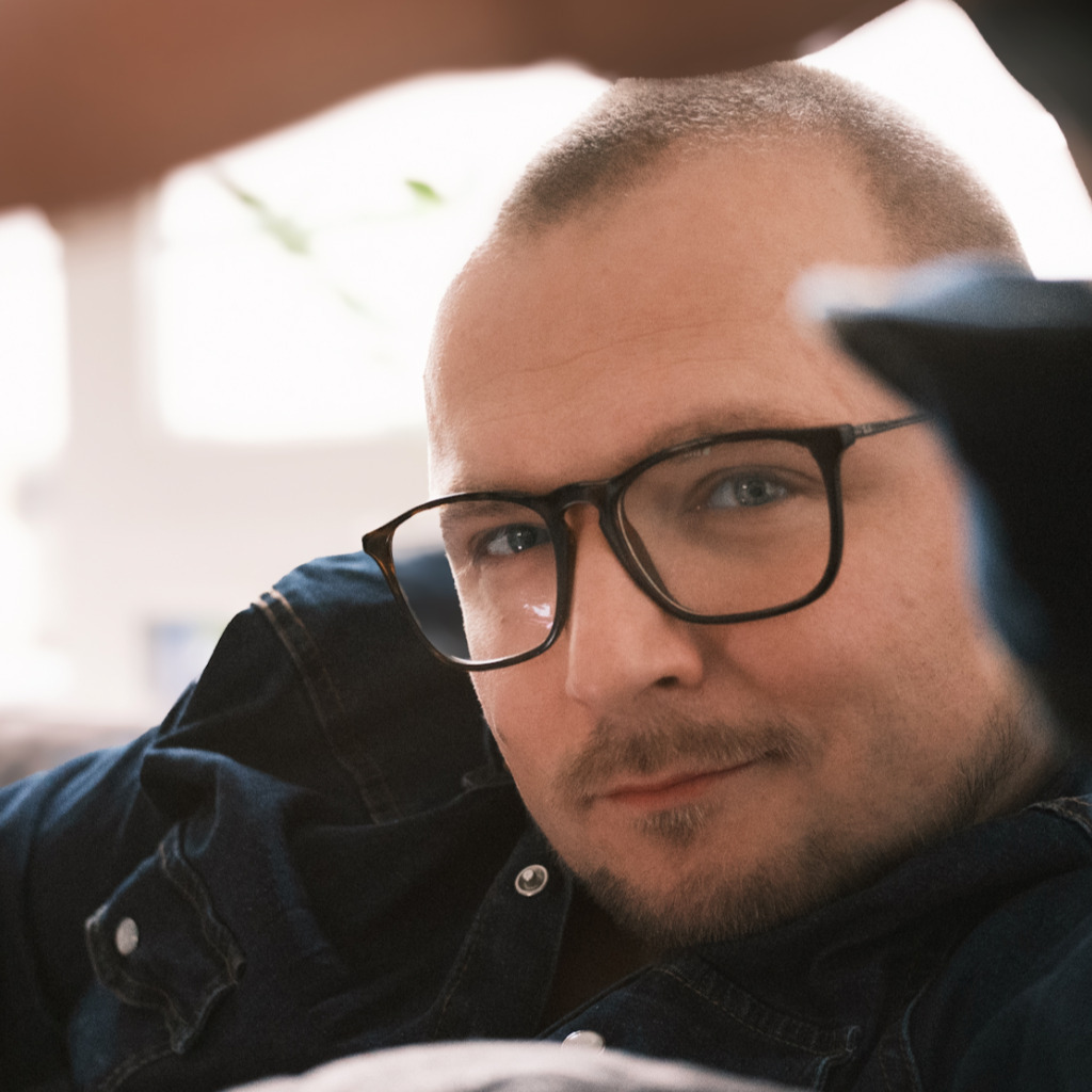 Martin Reuer Dipl. Sozial und Medienpädagoge Bezirksregierung