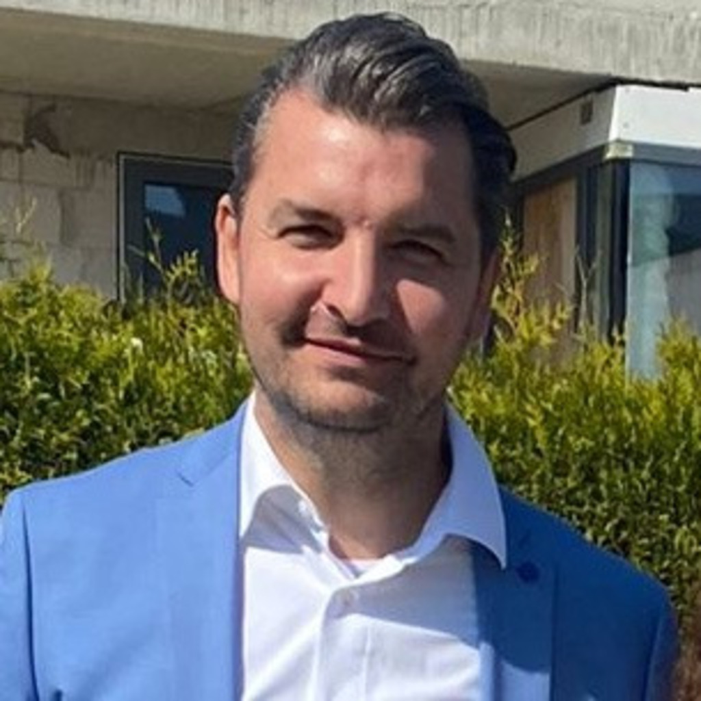 Jürgen Turnwald Automobilverkäufer Auto Zentrum NürnbergFeser GmbH