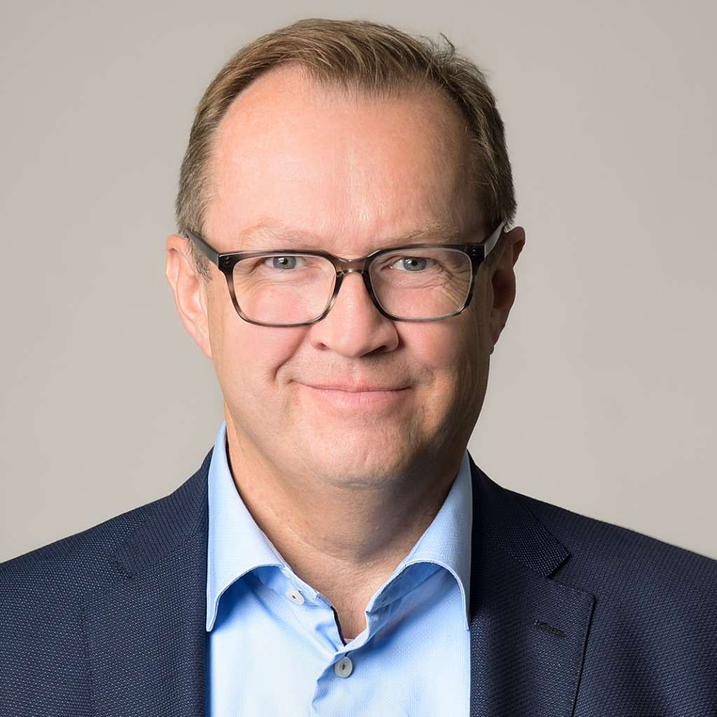 Lothar Henning Geschäftsführer FINVIA XING