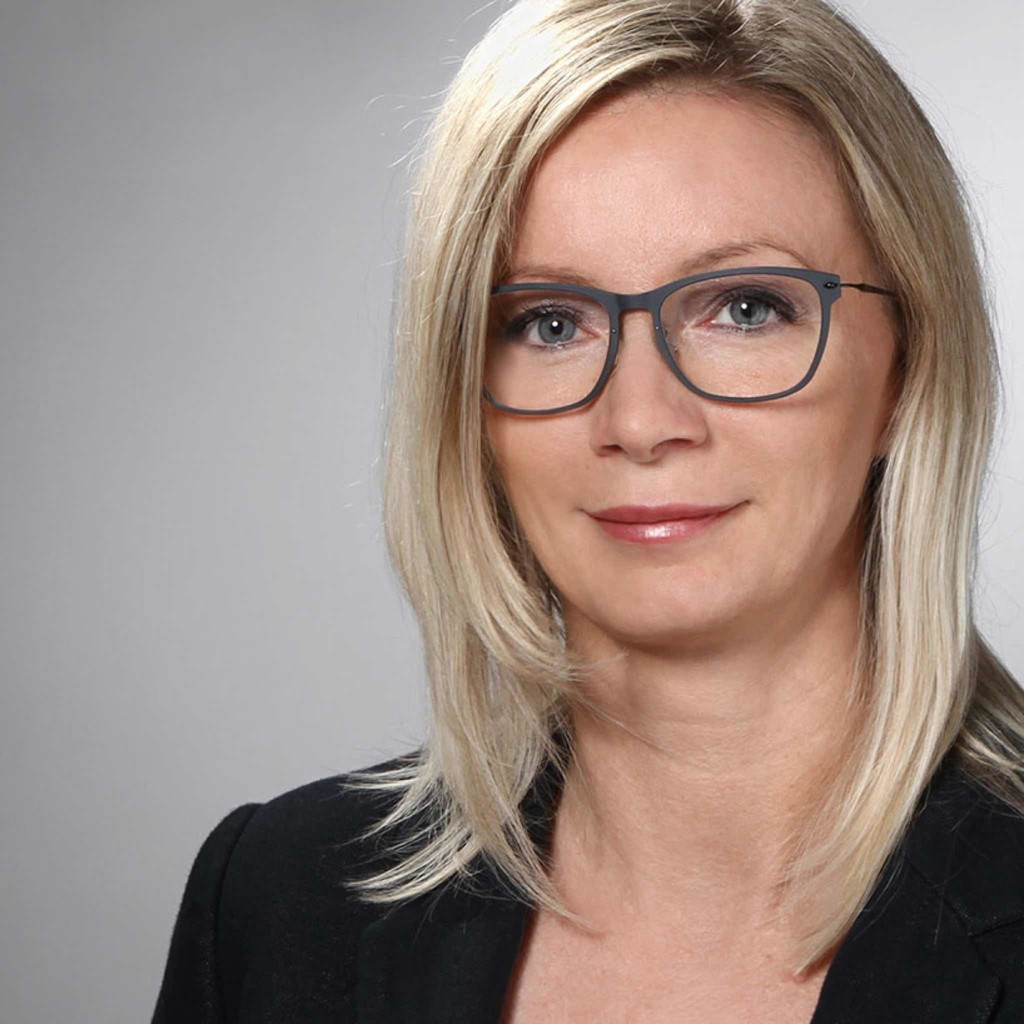 Stefanie Ibold Projektkoordinatorin APEX Group XING