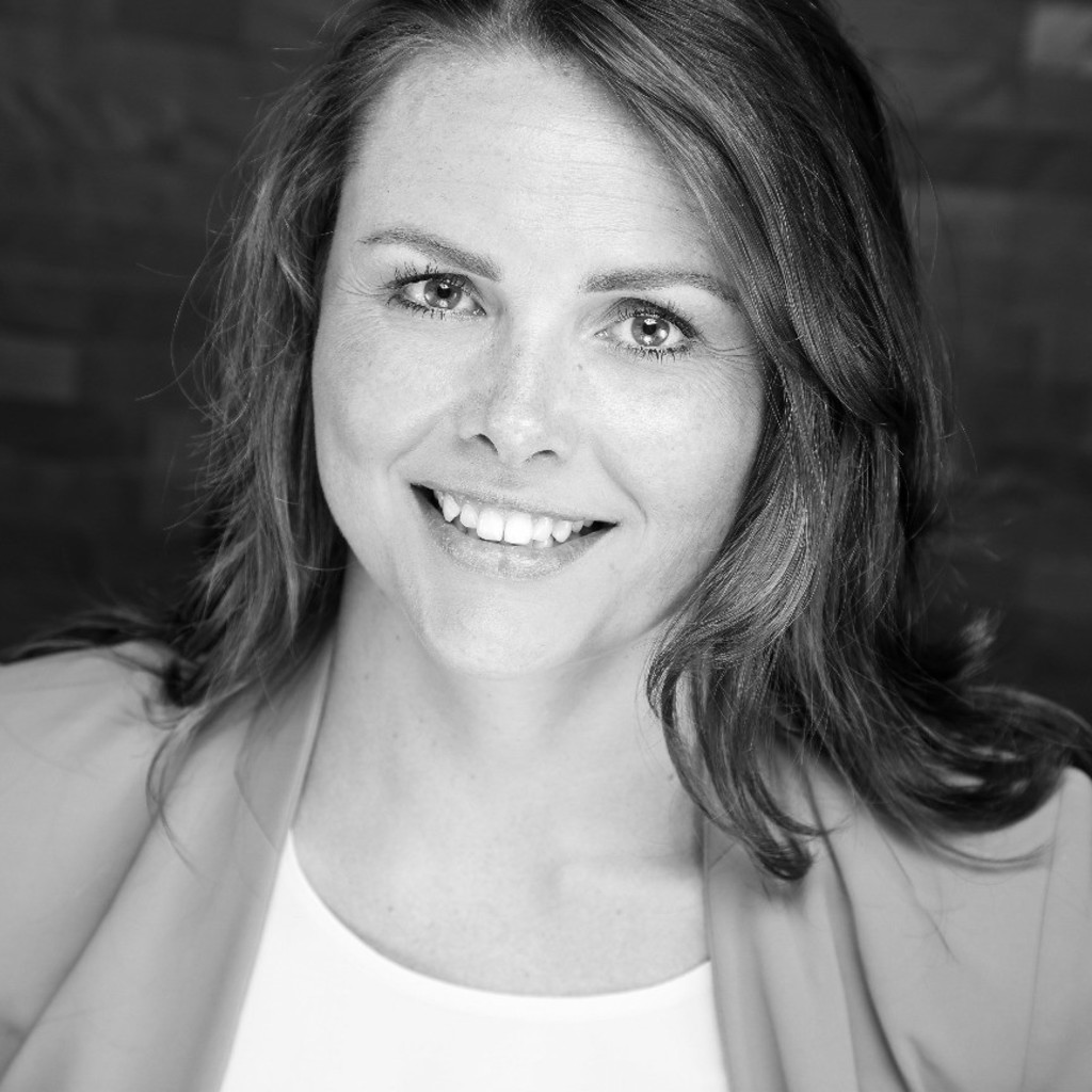 Anja Happ HR Consultant DIS Consulting GmbH XING