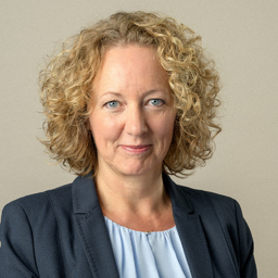 Dr. Jana Bäsler-Coumans