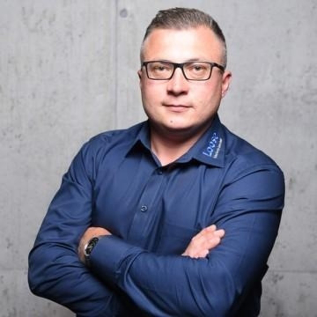 Alexander Oganesjan Sales Manager / Gesamtvertiebsleitung Reha