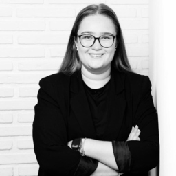 Nadine Dostmann