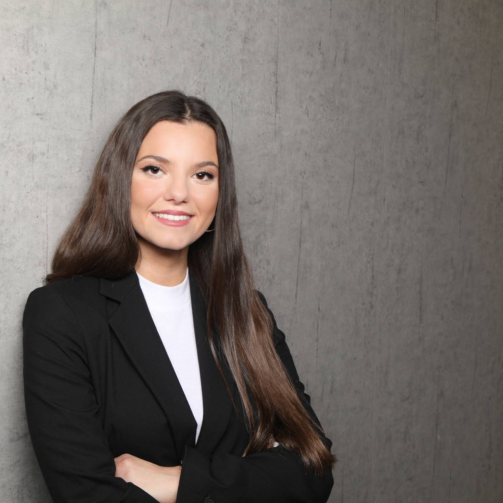 Selmani aus Berlin in der Personensuche von Das Telefonbuch