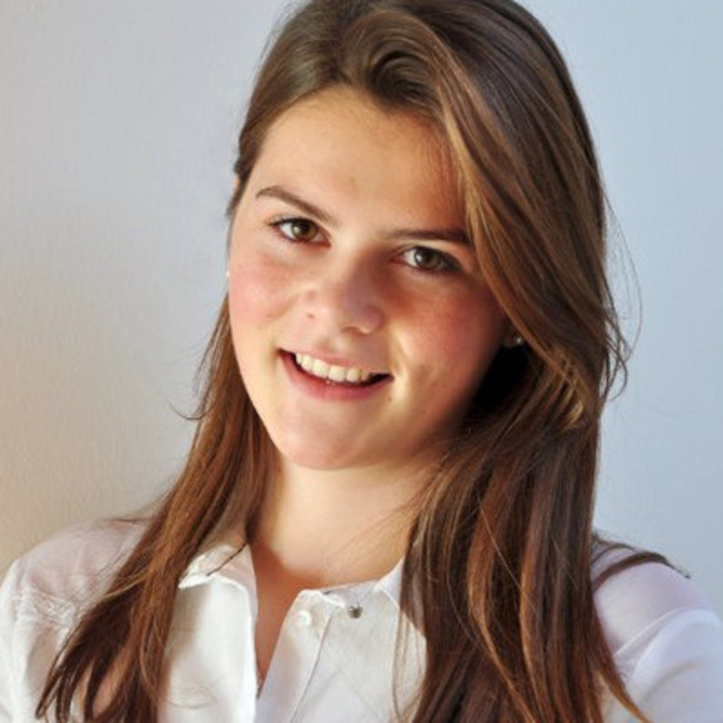 Christina Maier Digital Campaign Manager WAVEMAKER GmbH XING