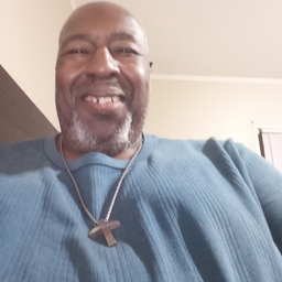 Willie R Davis