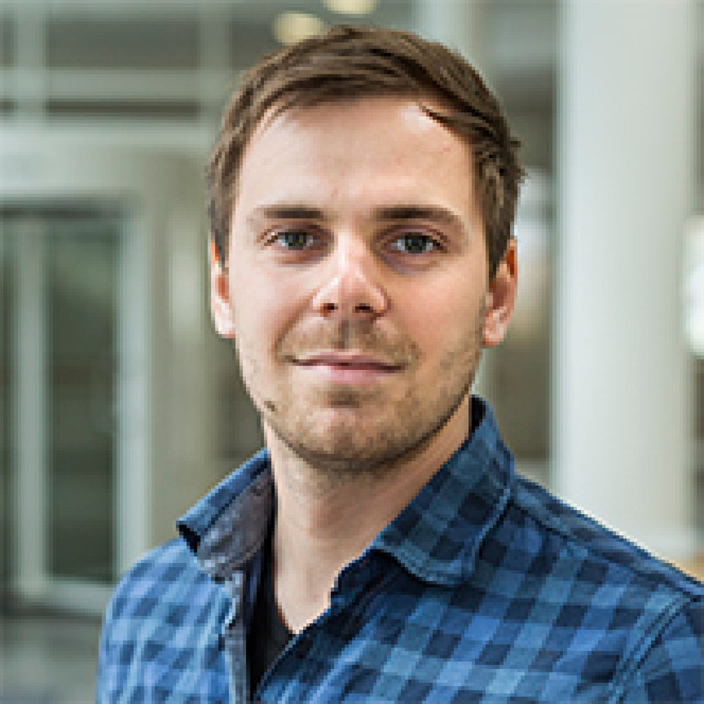 Pascal Benek - Gruppenleiter "Data & Applicationmanagement" - R+V ...